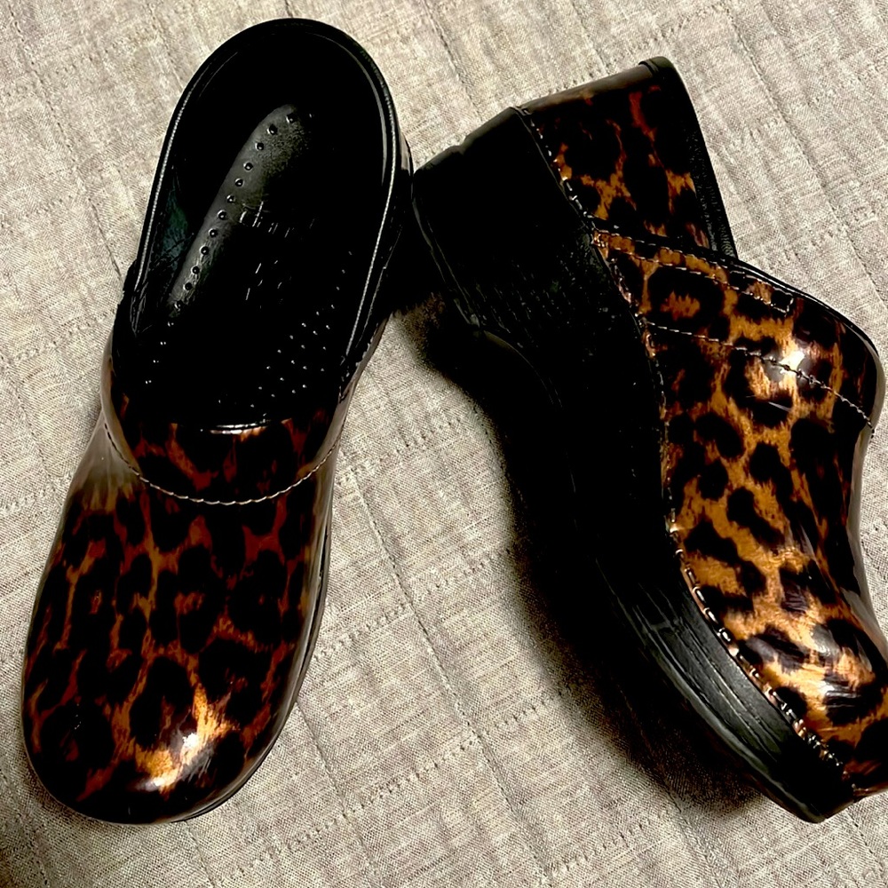Leopard print Dansko